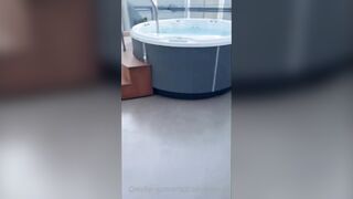 ScarlettKissesXO Outdoor Massage OnlyFans Video Leaked - Leak